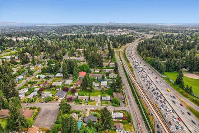 12534 C 5th Avenue NE, Seattle, WA 98125