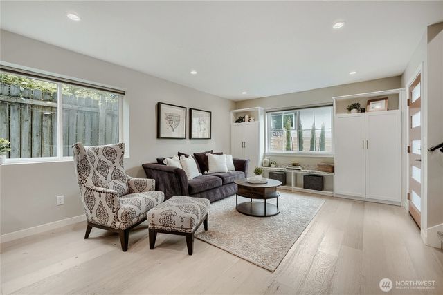 12534 C 5th Avenue NE, Seattle, WA 98125