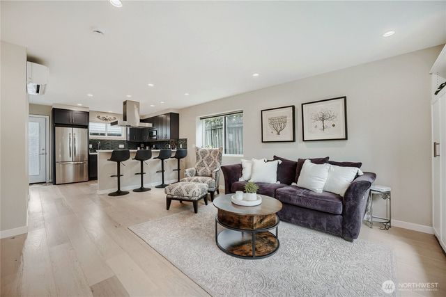 12534 C 5th Avenue NE, Seattle, WA 98125