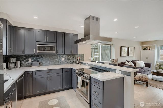 12534 C 5th Avenue NE, Seattle, WA 98125
