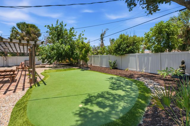 1055 S Brevard Avenue, Cocoa Beach, FL 32931