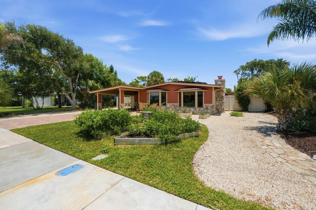 1055 S Brevard Avenue, Cocoa Beach, FL 32931
