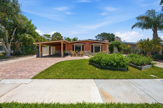 1055 S Brevard Avenue, Cocoa Beach, FL 32931