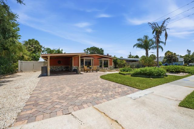 1055 S Brevard Avenue, Cocoa Beach, FL 32931