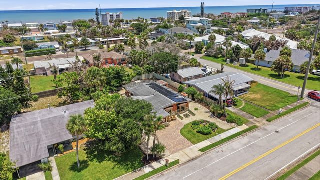 1055 S Brevard Avenue, Cocoa Beach, FL 32931