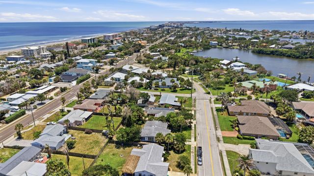 1055 S Brevard Avenue, Cocoa Beach, FL 32931