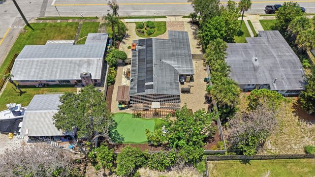 1055 S Brevard Avenue, Cocoa Beach, FL 32931