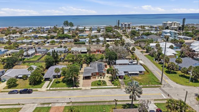 1055 S Brevard Avenue, Cocoa Beach, FL 32931