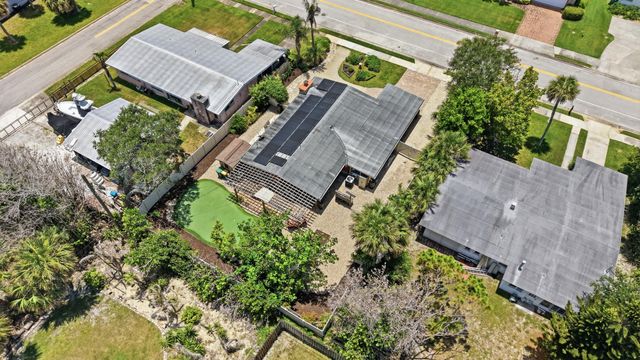 1055 S Brevard Avenue, Cocoa Beach, FL 32931