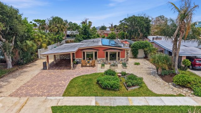 1055 S Brevard Avenue, Cocoa Beach, FL 32931