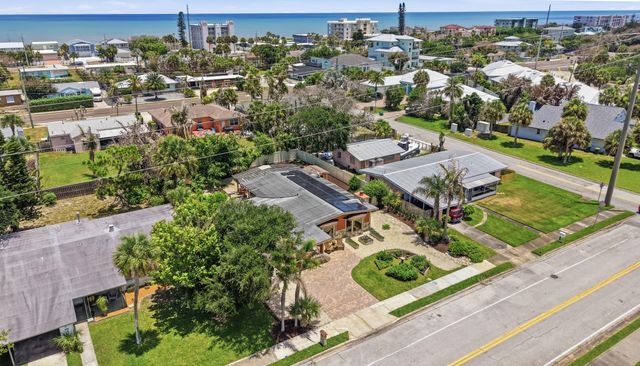 1055 S Brevard Avenue, Cocoa Beach, FL 32931