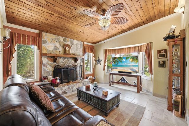 1055 S Brevard Avenue, Cocoa Beach, FL 32931