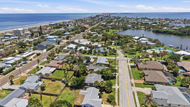 1055 S Brevard Avenue, Cocoa Beach, FL 32931