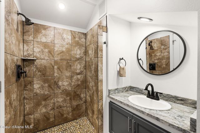 3120 Colburn Culver RD, Sandpoint, ID 83864