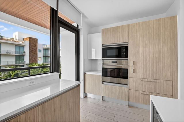 30 Isle Of Venice Drive 403, Fort Lauderdale, FL 33301