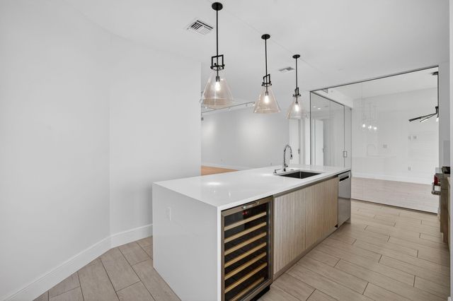 30 Isle Of Venice Drive 403, Fort Lauderdale, FL 33301