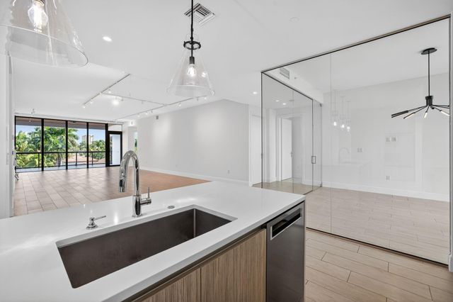 30 Isle Of Venice Drive 403, Fort Lauderdale, FL 33301