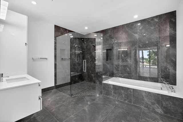 30 Isle Of Venice Drive 403, Fort Lauderdale, FL 33301