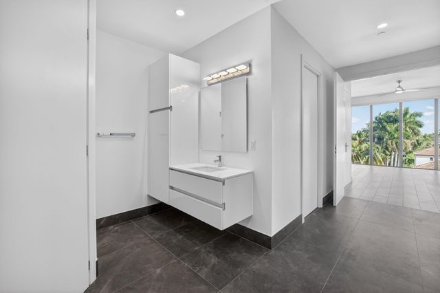 30 Isle Of Venice Drive 403, Fort Lauderdale, FL 33301