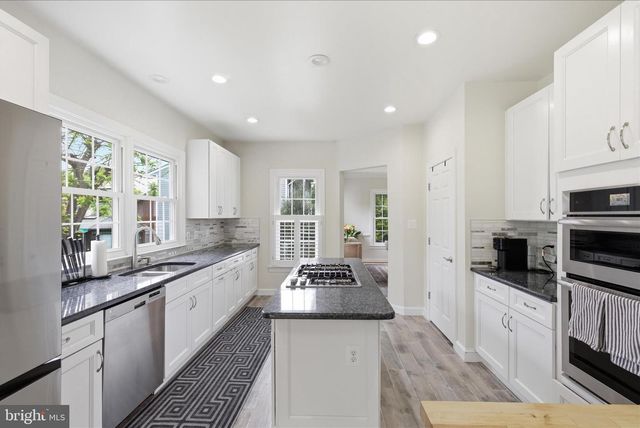 6732 CHURCHILL RD, Mclean, VA 22101