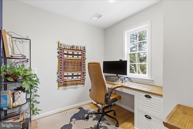 6732 CHURCHILL RD, Mclean, VA 22101