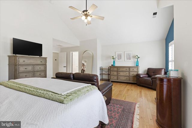 6732 CHURCHILL RD, Mclean, VA 22101