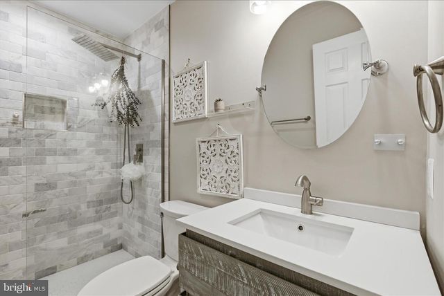 6732 CHURCHILL RD, Mclean, VA 22101