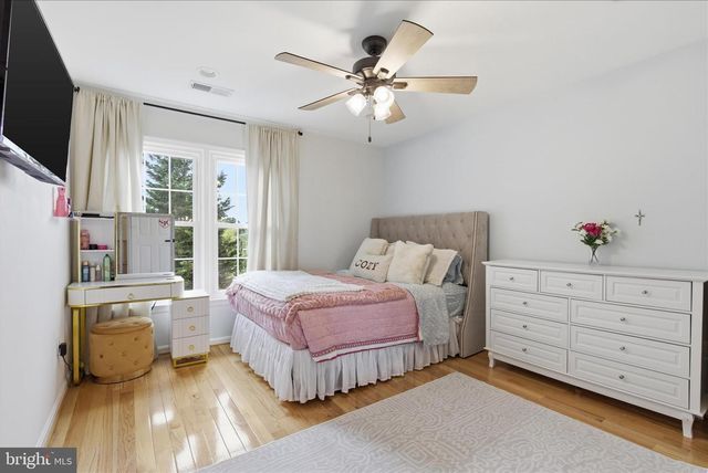 6732 CHURCHILL RD, Mclean, VA 22101