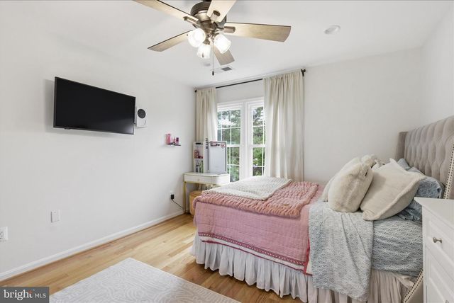 6732 CHURCHILL RD, Mclean, VA 22101