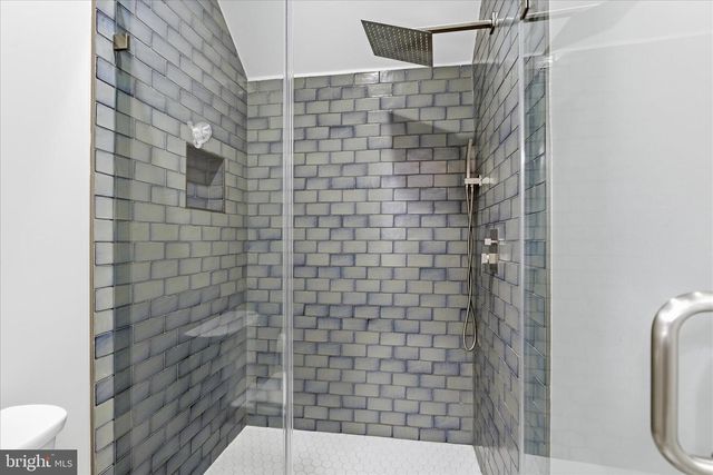 6732 CHURCHILL RD, Mclean, VA 22101