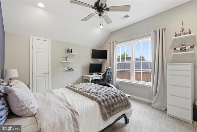 6732 CHURCHILL RD, Mclean, VA 22101
