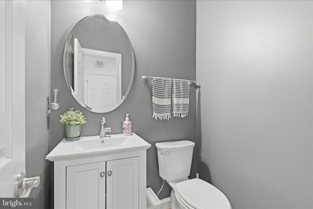 6732 CHURCHILL RD, Mclean, VA 22101