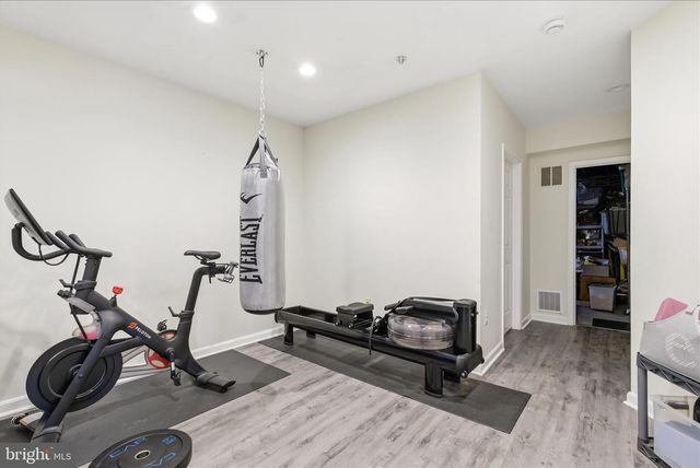 6732 CHURCHILL RD, Mclean, VA 22101