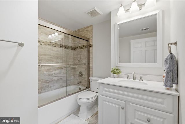 6732 CHURCHILL RD, Mclean, VA 22101