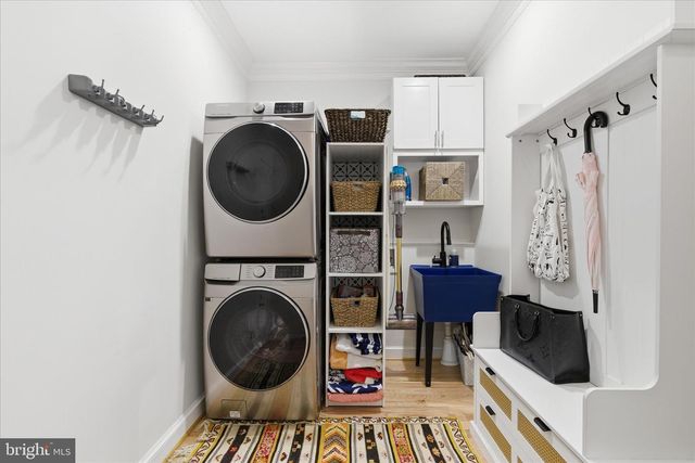 6732 CHURCHILL RD, Mclean, VA 22101