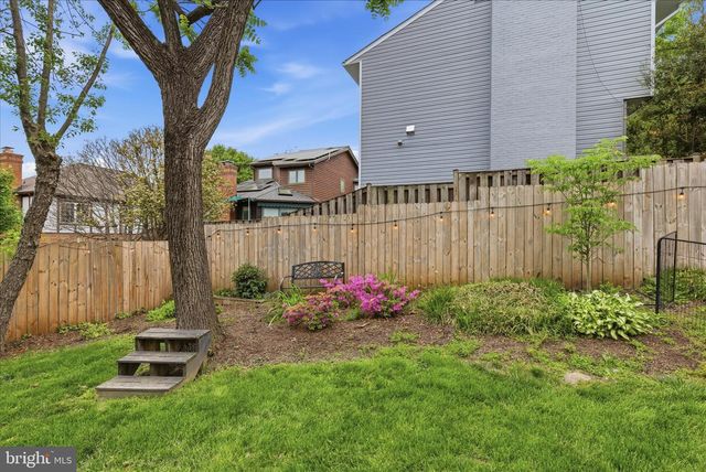 6732 CHURCHILL RD, Mclean, VA 22101