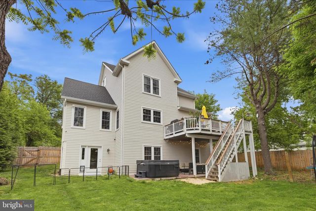 6732 CHURCHILL RD, Mclean, VA 22101