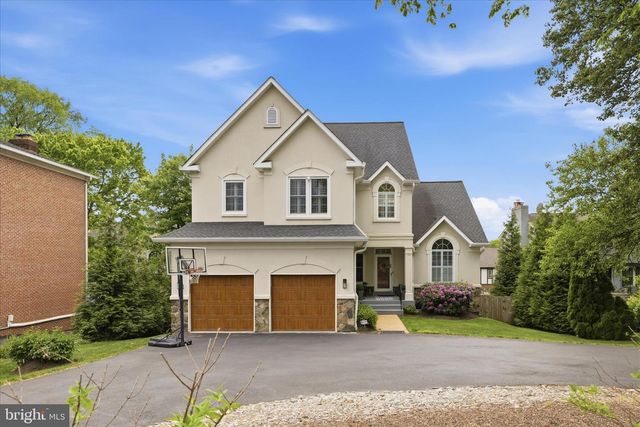 6732 CHURCHILL RD, Mclean, VA 22101