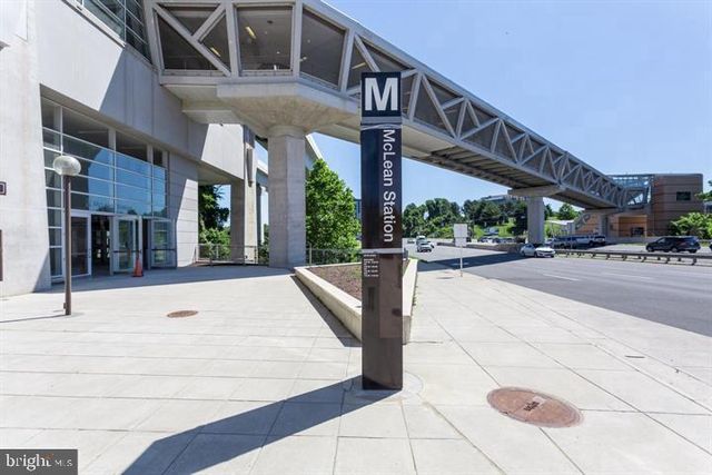 6732 CHURCHILL RD, Mclean, VA 22101