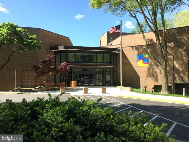 6732 CHURCHILL RD, Mclean, VA 22101