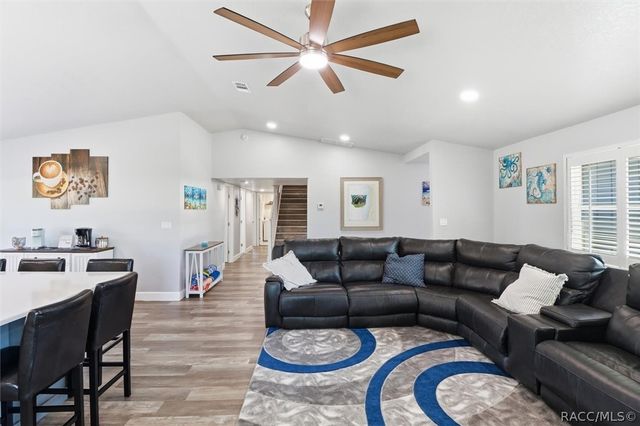 9205 W Harbor Isle Court, Crystal River, FL 34429