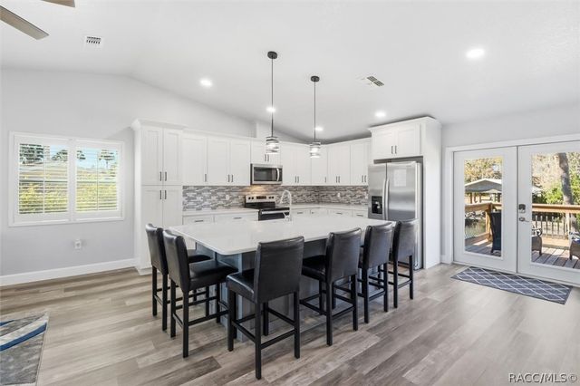 9205 W Harbor Isle Court, Crystal River, FL 34429