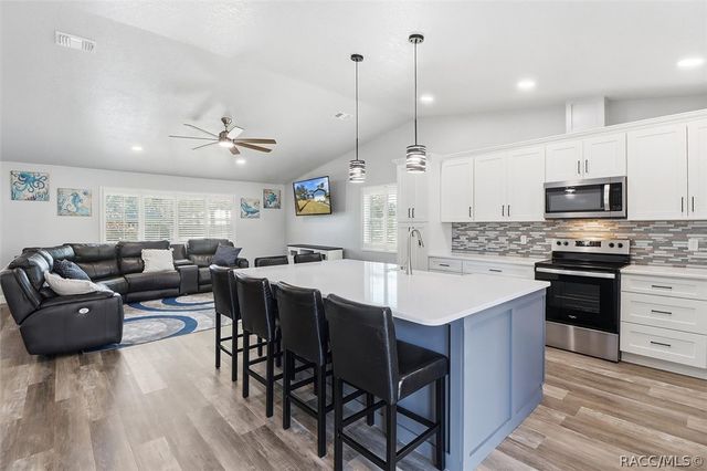 9205 W Harbor Isle Court, Crystal River, FL 34429