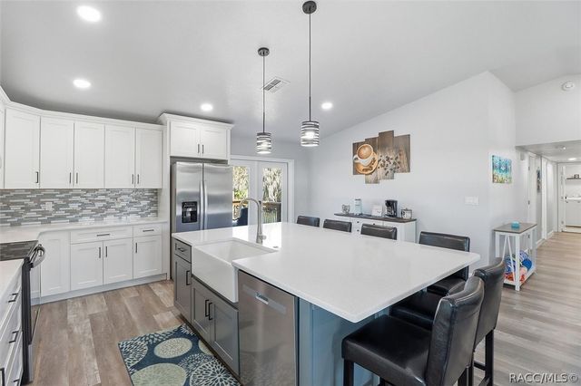 9205 W Harbor Isle Court, Crystal River, FL 34429