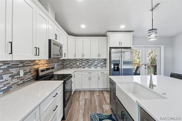 9205 W Harbor Isle Court, Crystal River, FL 34429