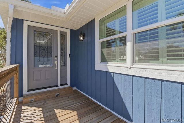 9205 W Harbor Isle Court, Crystal River, FL 34429