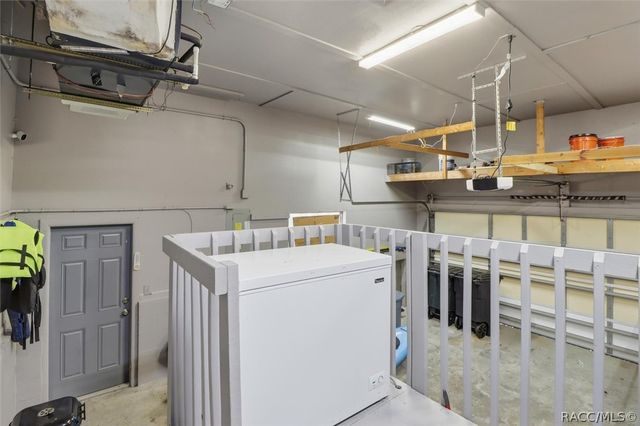 9205 W Harbor Isle Court, Crystal River, FL 34429