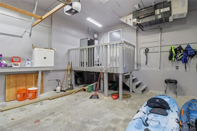 9205 W Harbor Isle Court, Crystal River, FL 34429