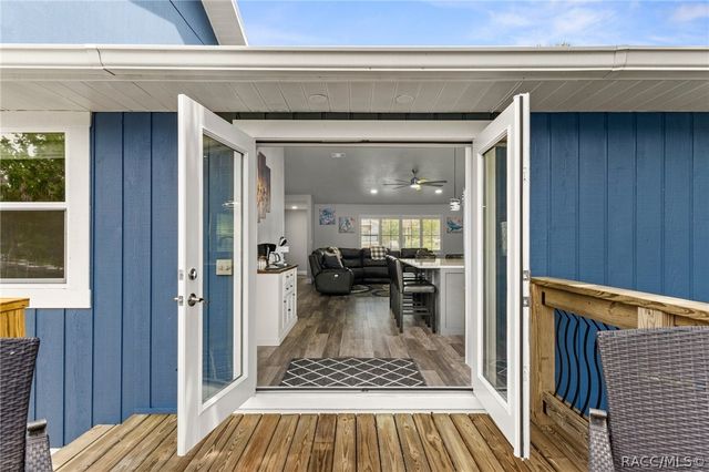 9205 W Harbor Isle Court, Crystal River, FL 34429