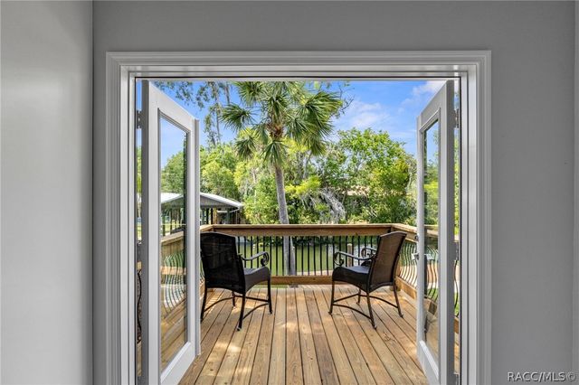 9205 W Harbor Isle Court, Crystal River, FL 34429